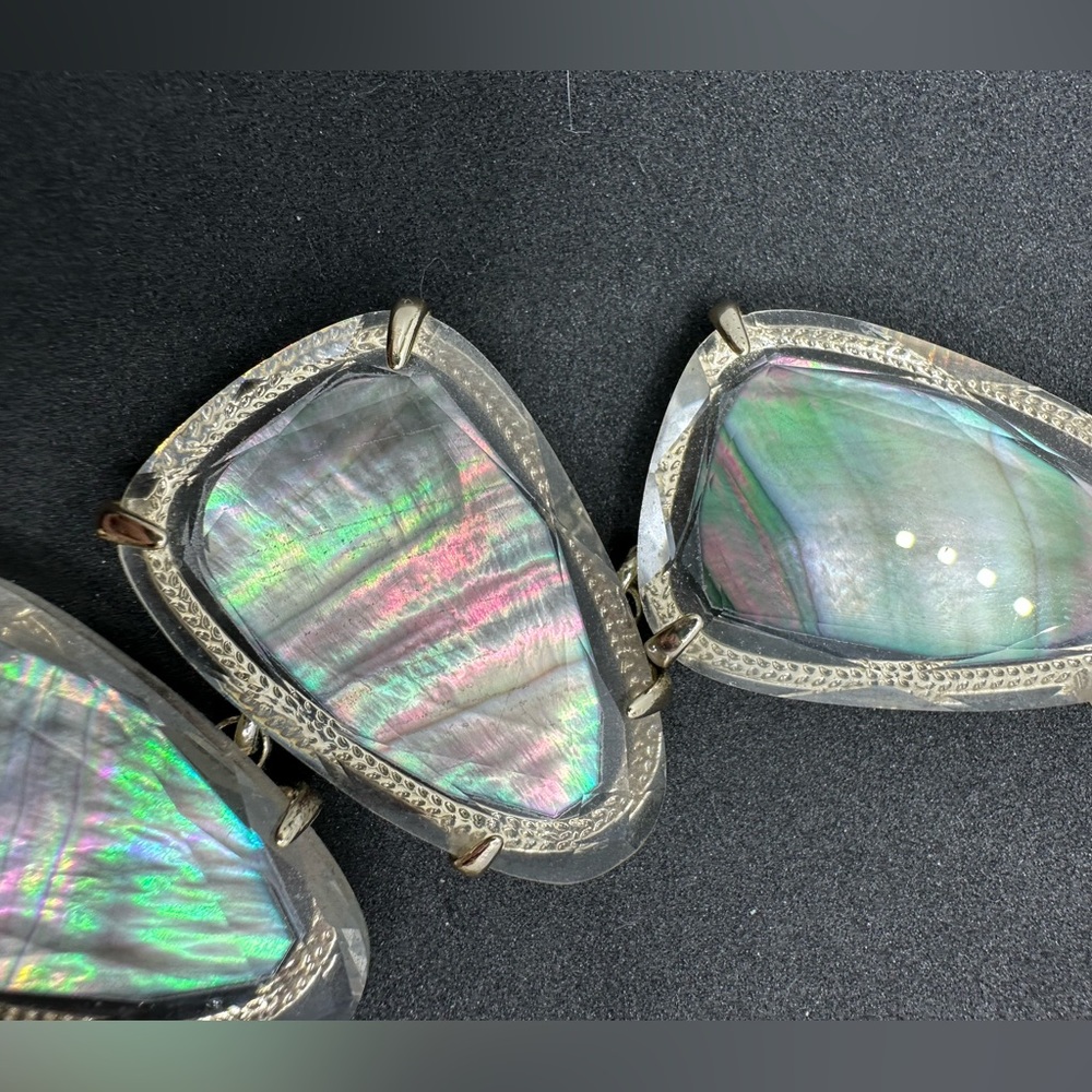 KENDRA SCOTT HARLOW BLACK MOTHER OF PEARL IN GOLD - Picture 3 of 10